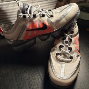 Nike Air Vapormax 2019 Pure Platinum/black 7y/womens 8.5